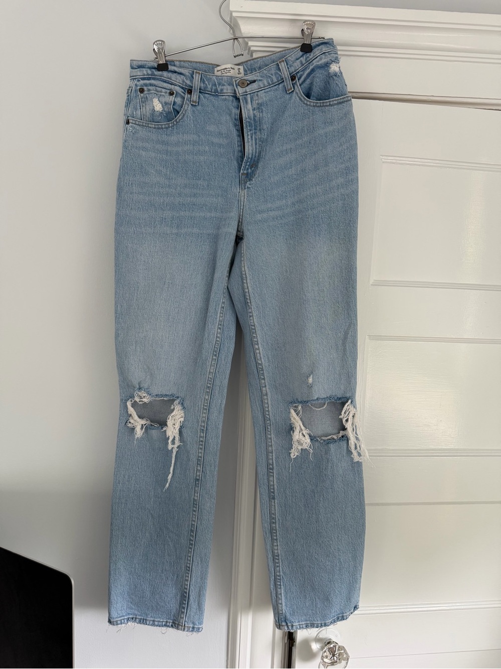 Abercrombie & Fitch Ultra High Rise 90s Straight Jean